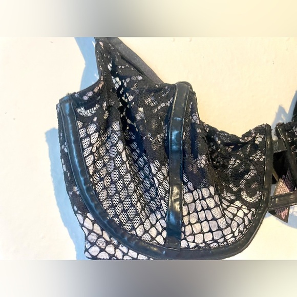 VICTORIA'S SECRET VERY SEXY SCANDALOUS BLACK BRA Size 34DD - Picture 4 of 8